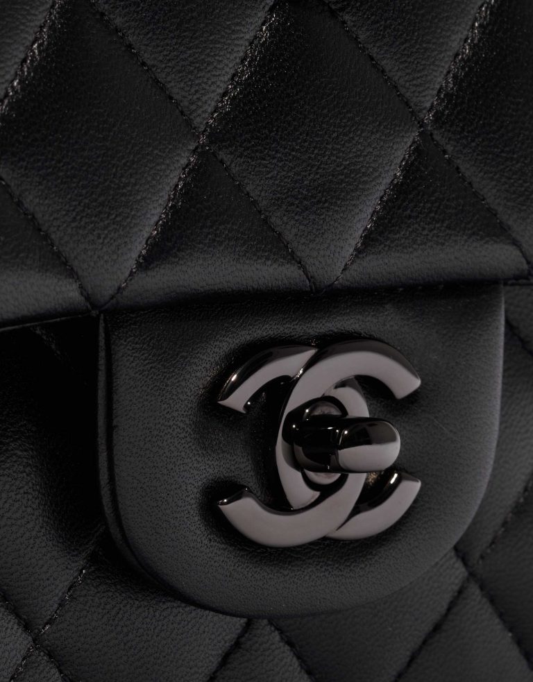 Pre-owned Chanel bag Timeless Medium Lamb So Black Black Closing System | Sell your designer bag on Saclab.com