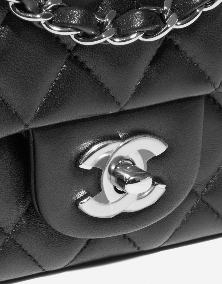 Pre-owned Chanel bag Timeless Mini Rectangular Lamb Black Black Closing System | Sell your designer bag on Saclab.com