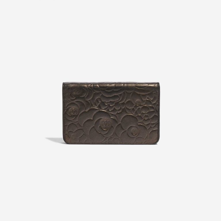 Pre-owned Chanel bag WOC Lamb Camellia Black / Shimmering Gold Black Back | Sell your designer bag on Saclab.com