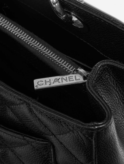Pre-owned Chanel bag Shopping Tote GST Caviar Black Black Closing System | Sell your designer bag on Saclab.com