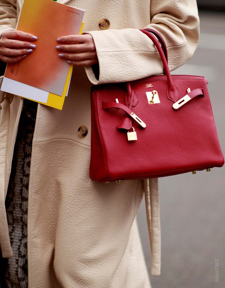 Hermès red Birkin Bag Streetstyle Paris