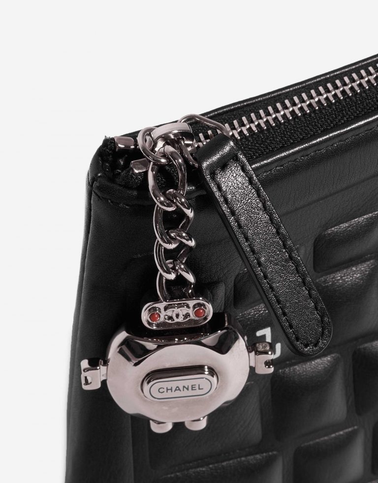 Pre-owned Chanel bag Keyboard Clutch Calf Black Black Closing System | Sell your designer bag on Saclab.com