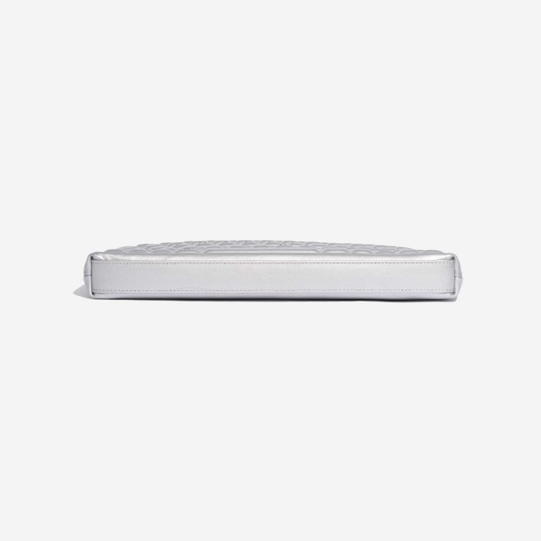 Pre-owned Chanel bag Keyboard Clutch Calf Silver Silver Bottom | Sell your designer bag on Saclab.com