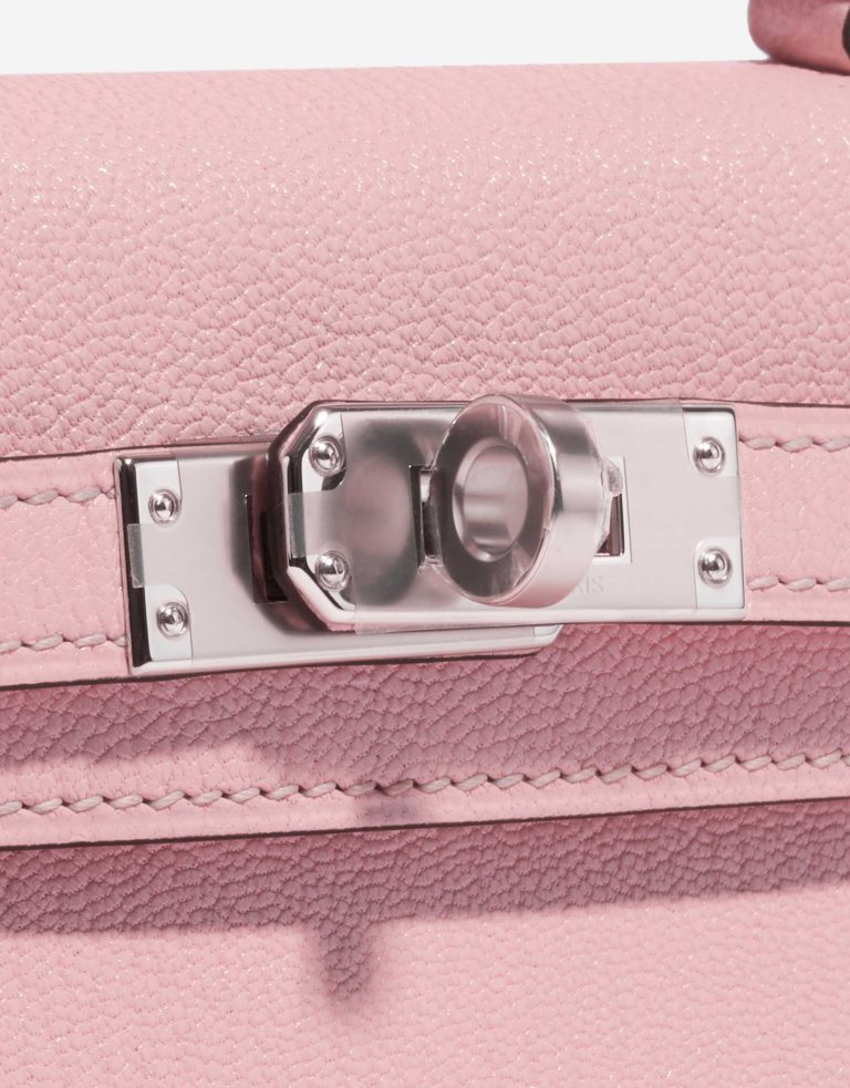 Pre-owned Hermès bag Kelly Mini Chèvre Mysore Rose Sakura Rose Closing System | Sell your designer bag on Saclab.com