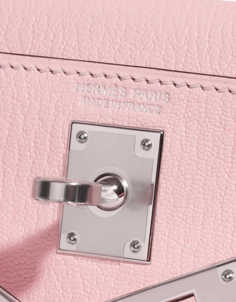 Pre-owned Hermès bag Kelly Mini Chèvre Mysore Rose Sakura Rose Logo | Sell your designer bag on Saclab.com