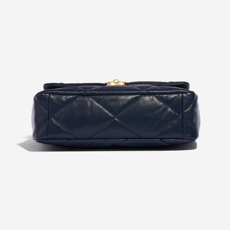 Pre-owned Chanel bag 19 Flap Bag Large Lamb Navy Blue Bottom | Sell your designer bag on Saclab.com