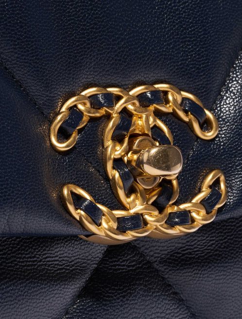 Pre-owned Chanel bag 19 Flap Bag Large Lamb Navy Blue Closing System | Sell your designer bag on Saclab.com