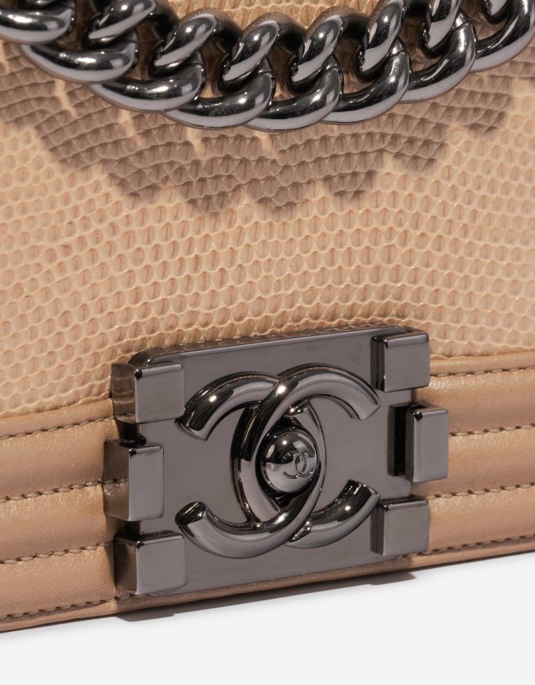 Pre-owned Chanel bag Boy Old Medium Lizard Niloticus / Lamb Gold / Natural Beige, Gold Closing System | Sell your designer bag on Saclab.com