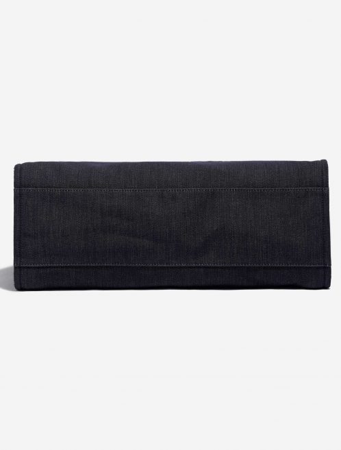 Pre-owned Chanel bag Deauville Maxi Denim Blue Blue Bottom | Sell your designer bag on Saclab.com