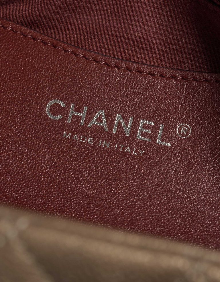 Pre-owned Chanel bag Mademoiselle Medium Calf Khaki Green Logo | Sell your designer bag on Saclab.com