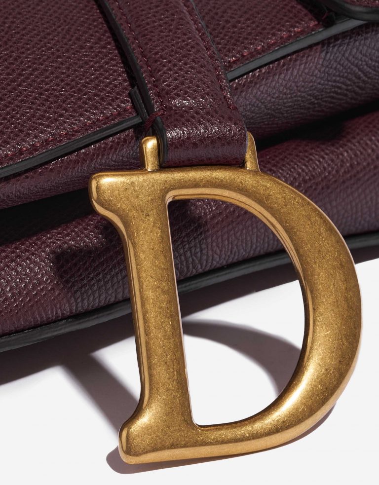 Pre-owned Dior bag Saddle Medium Calf Bordeaux Red Front | Sell your designer bag on Saclab.com