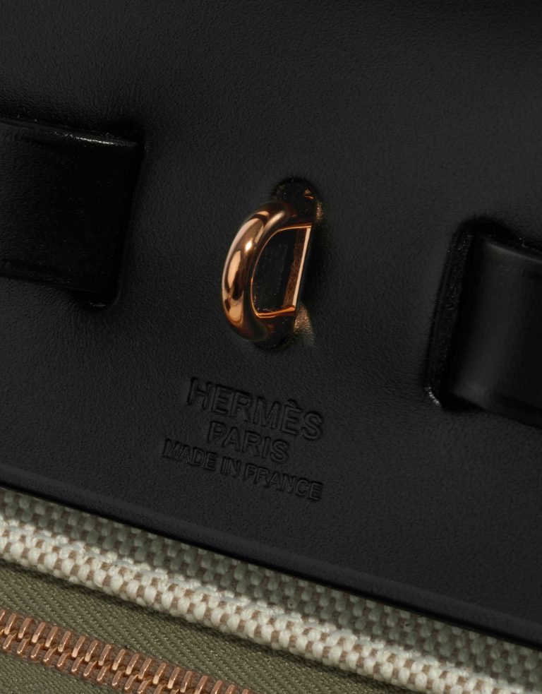 Pre-owned Hermès bag Herbag 31 Toile / Vache Hunter Lichen / Ecru / Black Black, Green Closing System | Sell your designer bag on Saclab.com