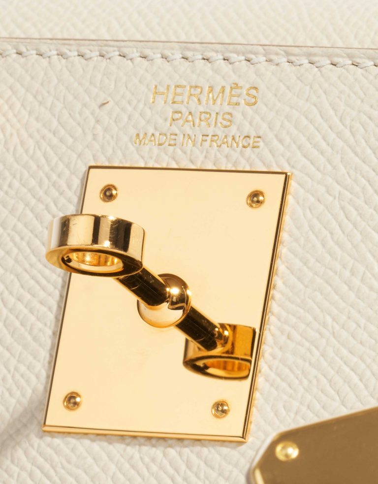 Pre-owned Hermès bag Kelly 32 Epsom Craie Grey Logo | Sell your designer bag on Saclab.com