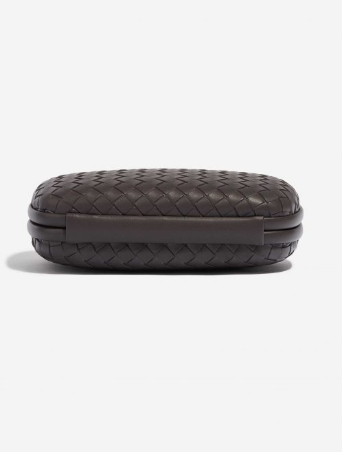 Pre-owned Bottega Veneta bag Knot Chain Clutch Nappa Quetsche Violet Bottom | Sell your designer bag on Saclab.com