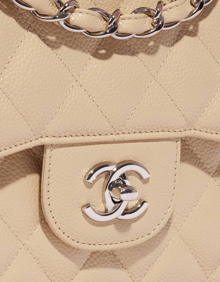 Pre-owned Chanel bag Timeless Jumbo Caviar Beige Beige Closing System | Sell your designer bag on Saclab.com