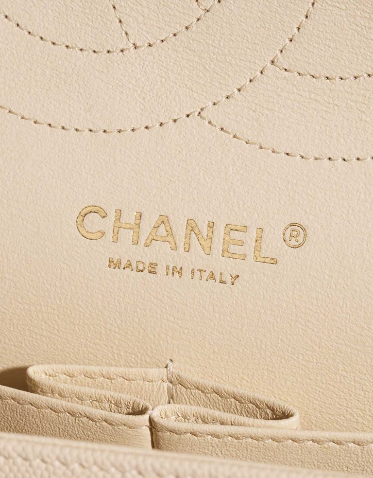 Pre-owned Chanel bag Timeless Jumbo Caviar Light Beige Beige Logo | Sell your designer bag on Saclab.com