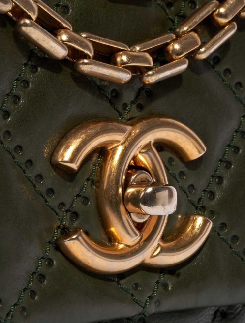 Pre-owned Chanel bag Timeless Small Calfskin Green Green Closing System | Sell your designer bag on Saclab.com