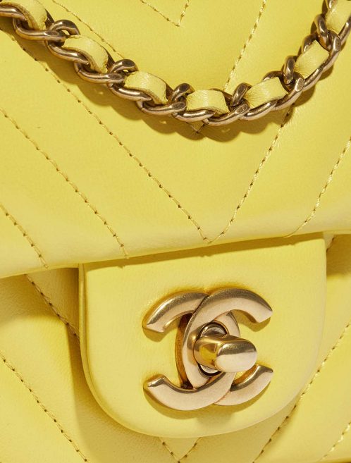 Pre-owned Chanel bag Timeless Extra Mini Chevron Lamb Yellow Yellow Closing System | Sell your designer bag on Saclab.com