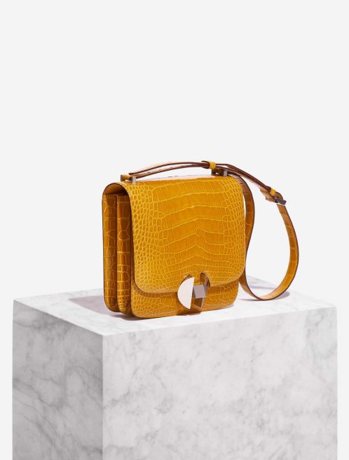 Pre-owned Hermès bag 2002 Alligator Jaune Ambre Yellow Front | Sell your designer bag on Saclab.com