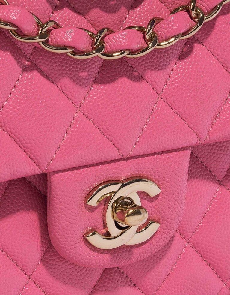 Pre-owned Chanel bag Timeless Medium Caviar Pink Pink Closing System | Sell your designer bag on Saclab.com