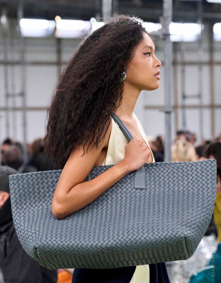 Bottega Veneta Cabat Tote Bag Fall Winter 2022