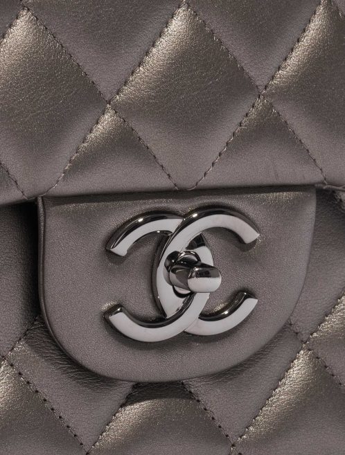 Pre-owned Chanel bag Timeless Maxi Lamb Silver Grey Grey, Silver Closing System | Sell your designer bag on Saclab.com