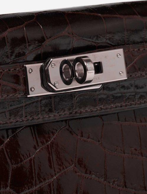 Pre-owned Hermès bag Kelly Cut Clutch Niloticus Crocodile Chocolat Brown Closing System | Sell your designer bag on Saclab.com