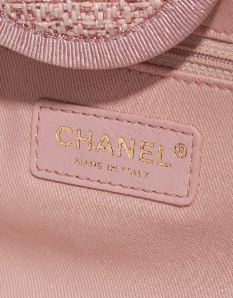 Pre-owned Chanel bag Deauville Medium Tweed Pink Pink Logo | Sell your designer bag on Saclab.com