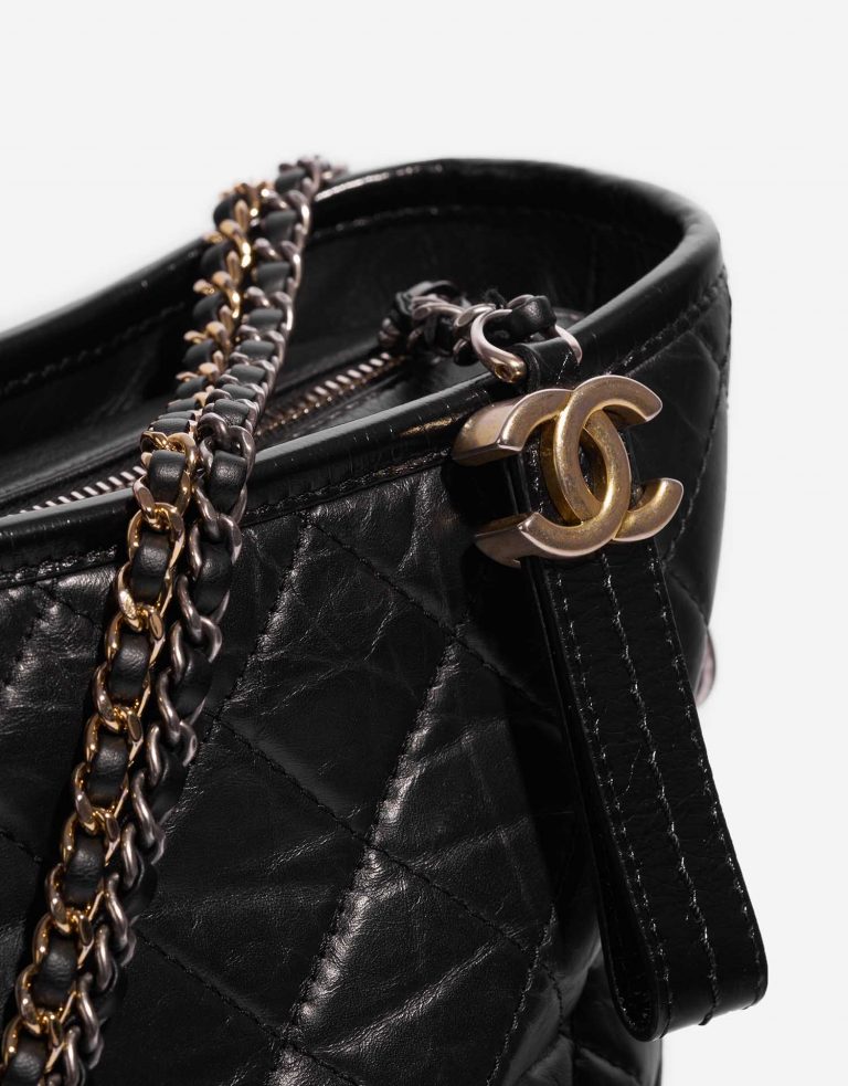 Pre-owned Chanel bag Gabrielle Large Calf Black Black Closing System | Sell your designer bag on Saclab.com