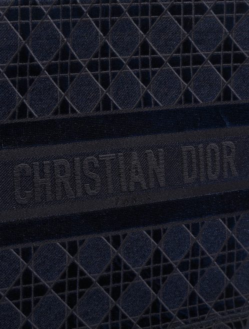 Pre-owned Dior bag Book Tote Medium Canvas / Velvet Navy Blue Black Closing System | Sell your designer bag on Saclab.com
