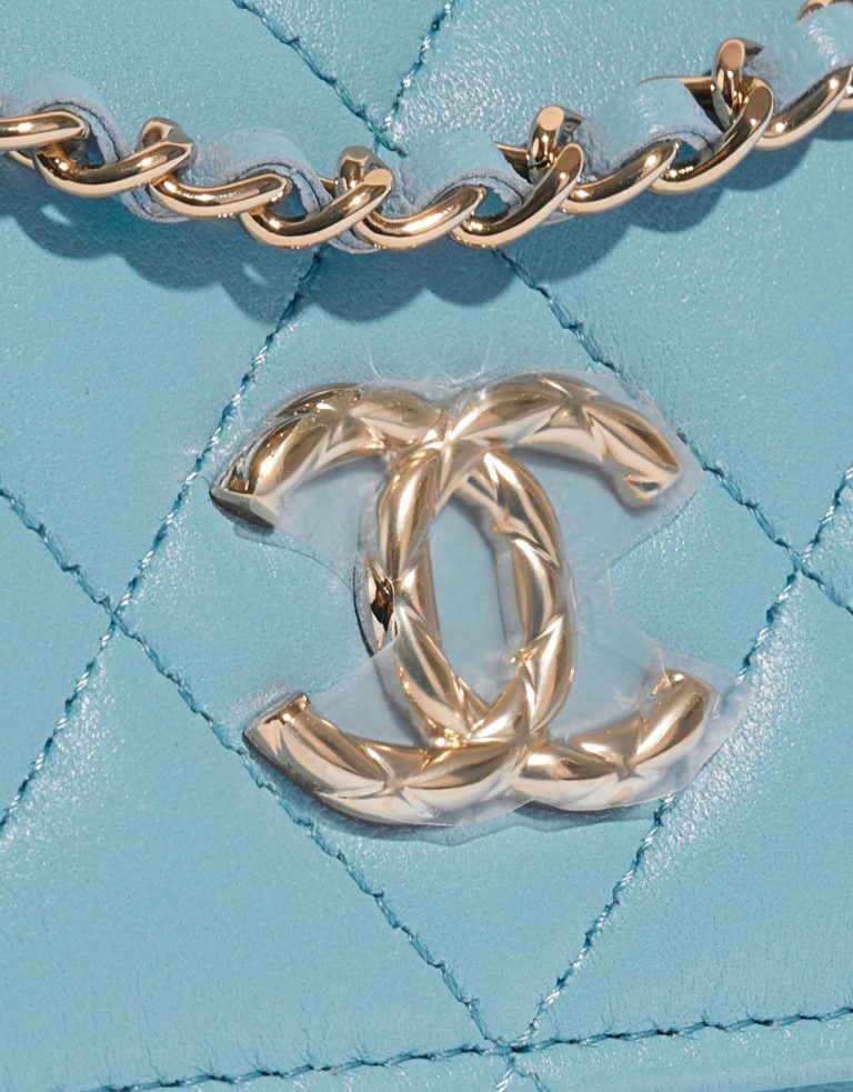 Pre-owned Chanel bag Timeless Micro WOC Lamb Tiffany Blue Blue Closing System | Sell your designer bag on Saclab.com