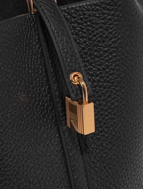 Pre-owned Hermès bag Picotin 18 Taurillon Clemence Black Black Closing System | Sell your designer bag on Saclab.com