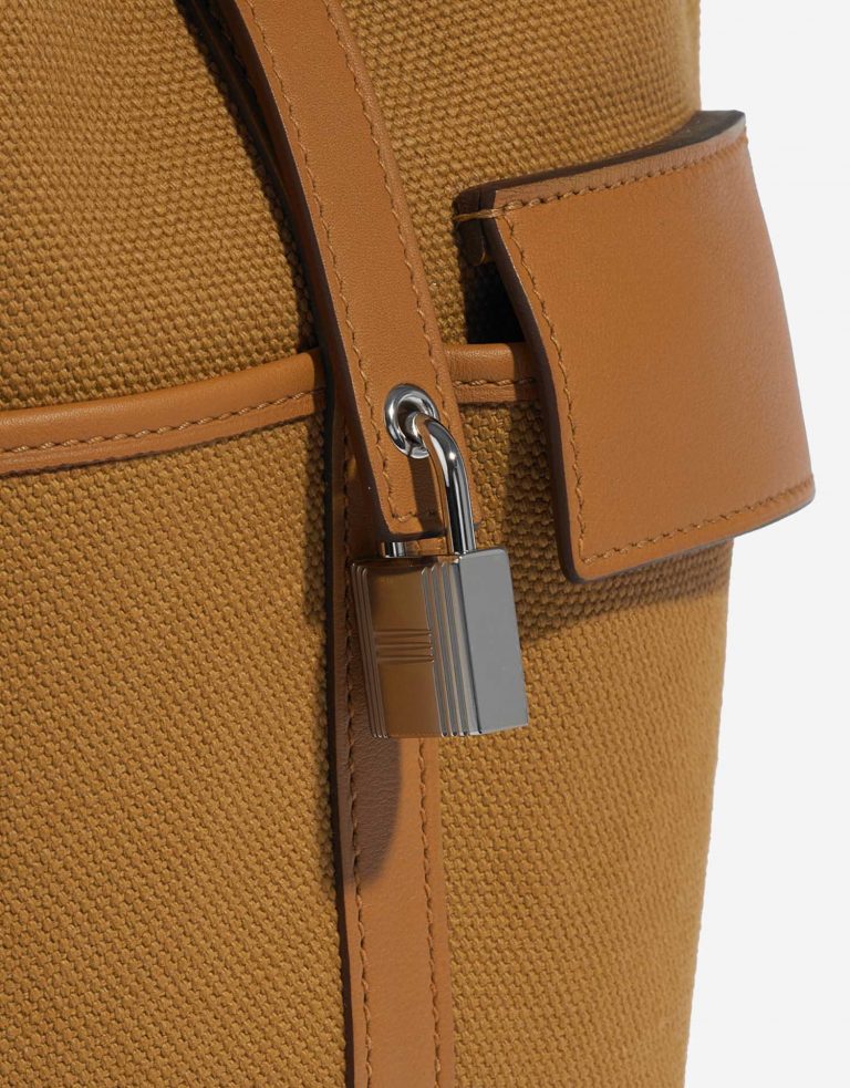 Pre-owned Hermès bag Picotin Cargo 18 Canvas Sesame Brown Closing System | Sell your designer bag on Saclab.com