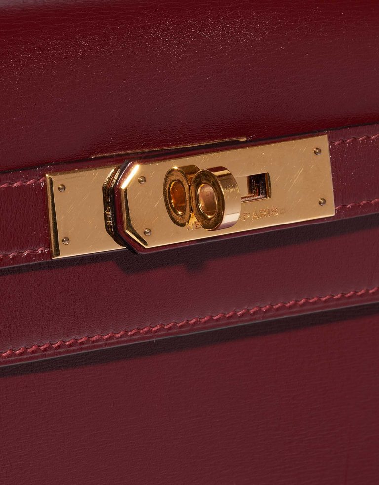 Pre-owned Hermès bag Kelly 28 Box Rouge H Red Closing System | Sell your designer bag on Saclab.com