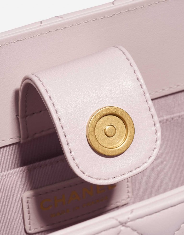 Pre-owned Chanel bag 19 Camera Bag Calf Lavender Pink Front | Sell your designer bag on Saclab.com