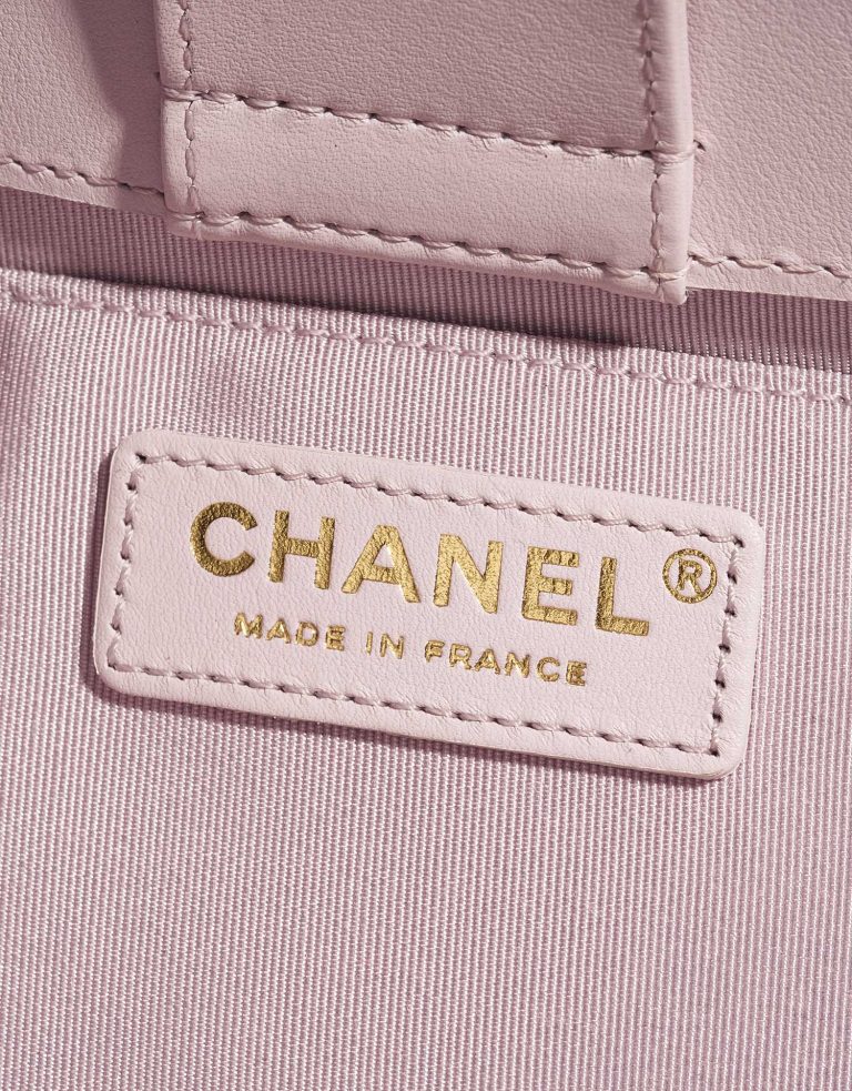 Pre-owned Chanel bag 19 Camera Bag Calf Lavender Pink Logo | Sell your designer bag on Saclab.com