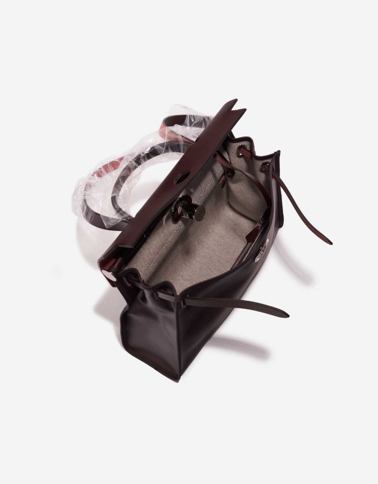 Pre-owned Hermès bag Herbag 31 Vache Hunter / Coated Toile / Toile  Rouge Sellier / Cassis / Écru / Black Black, Red Inside | Sell your designer bag on Saclab.com