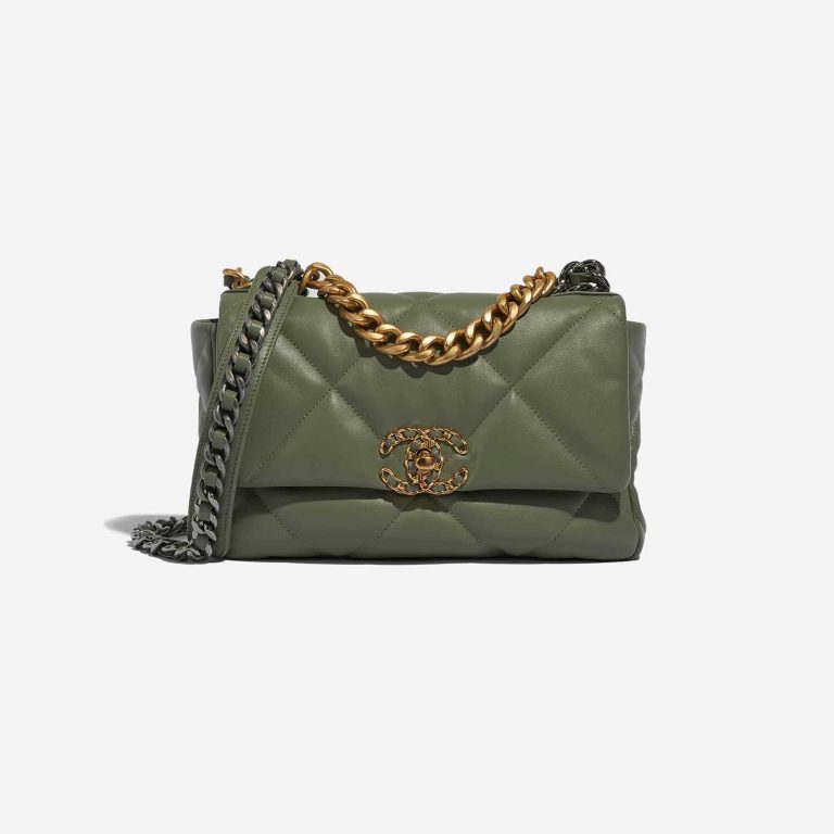 Pre-owned Chanel bag 19 Flap Bag Lamb Green Green Front | Sell your designer bag on Saclab.com