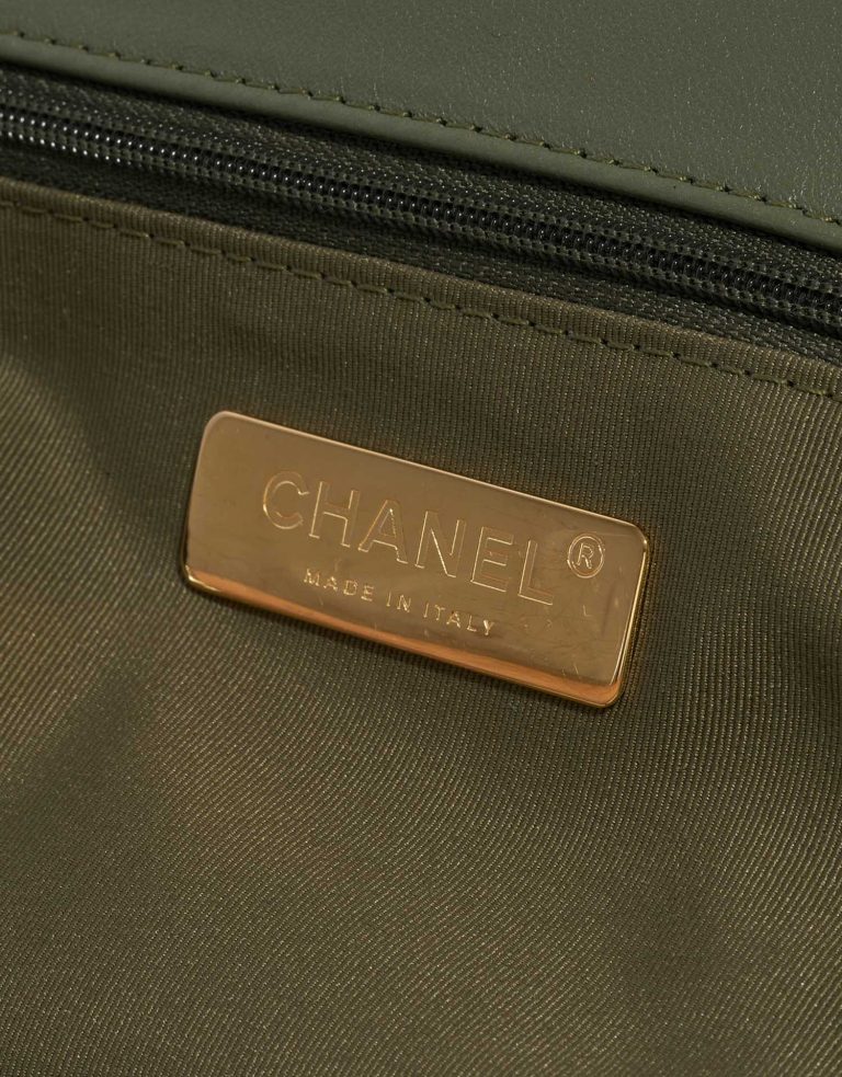 Pre-owned Chanel bag 19 Flap Bag Lamb Green Green Logo | Sell your designer bag on Saclab.com