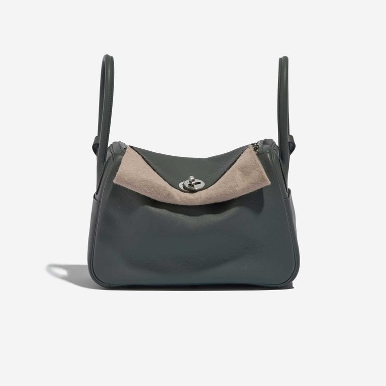Pre-owned Hermès bag Lindy 26 Evercolor Vert Amande Green Front Velt | Sell your designer bag on Saclab.com