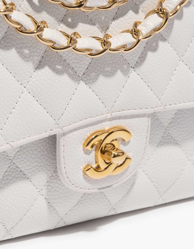 Pre-owned Chanel bag Timeless Medium Caviar White White Closing System | Sell your designer bag on Saclab.com