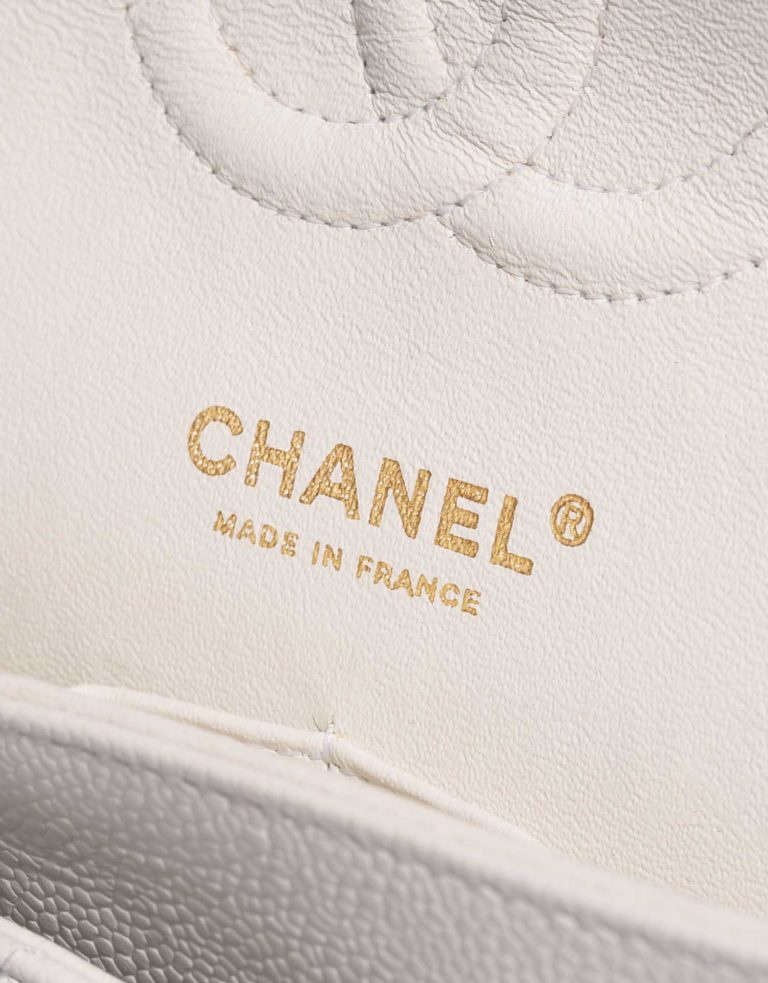 Pre-owned Chanel bag Timeless Medium Caviar White White Logo | Sell your designer bag on Saclab.com