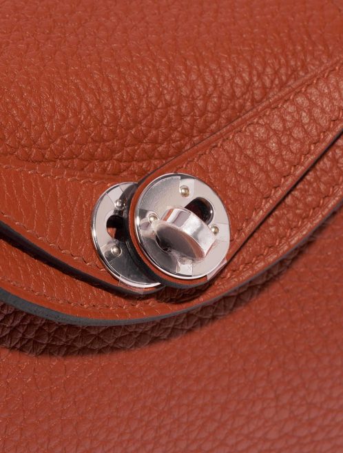 Pre-owned Hermès bag Lindy 20 Mini Clemence Cuivre Red Closing System | Sell your designer bag on Saclab.com