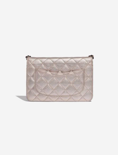 Pre-owned Chanel bag 2.55 Reissue WOC Lamb Gold Gold Back | Sell your designer bag on Saclab.com