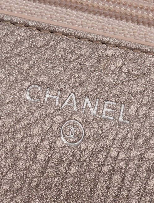 Pre-owned Chanel bag 2.55 Reissue WOC Lamb Gold Gold Logo | Sell your designer bag on Saclab.com