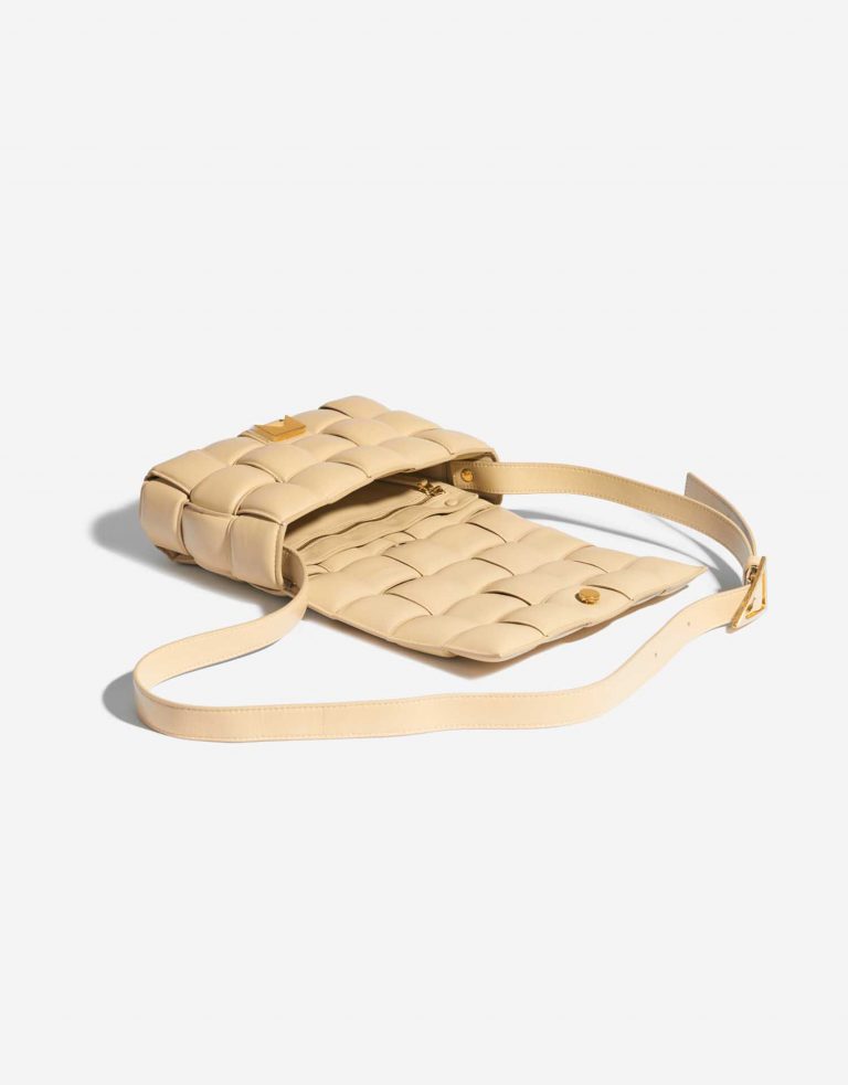 Pre-owned Bottega Veneta bag Cassette Calf Porridge Beige Inside | Sell your designer bag on Saclab.com