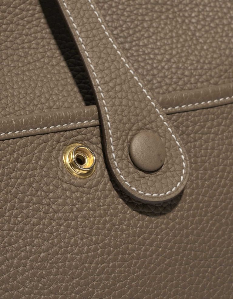 Pre-owned Hermès bag Evelyne 29 Taurillon Clemence Etoupe Brown Closing System | Sell your designer bag on Saclab.com