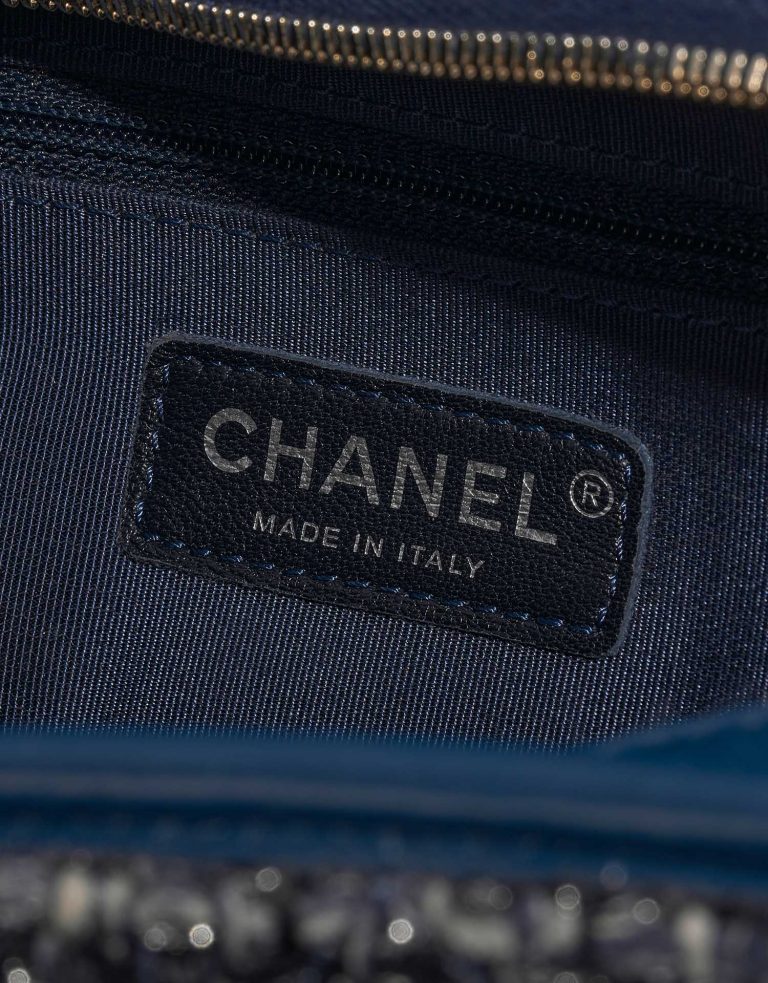 Pre-owned Chanel bag Gabrielle Medium Tweed / Calf Blue / Multicolor Blue, Multicolour Logo | Sell your designer bag on Saclab.com