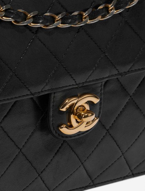 Pre-owned Chanel bag Vintage Timeless Medium Lamb Black Black Closing System | Sell your designer bag on Saclab.com