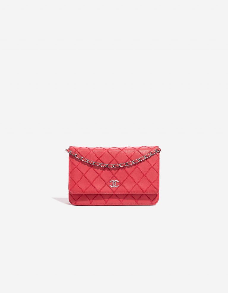 Pre-owned Chanel bag Timeless WOC Lamb Red Red Front | Sell your designer bag on Saclab.com